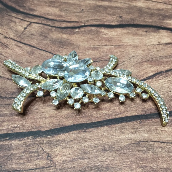 Statement Brooch silver stones,gold tone metal NEW - Picture 2 of 15